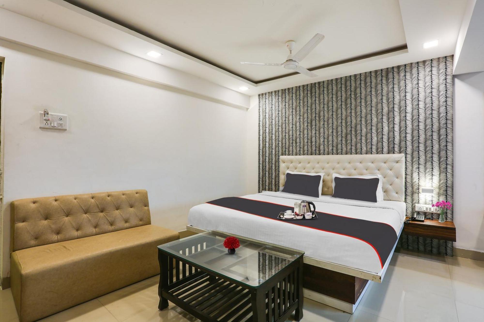 Capital O Arsh Executive Inn 孟买 外观 照片