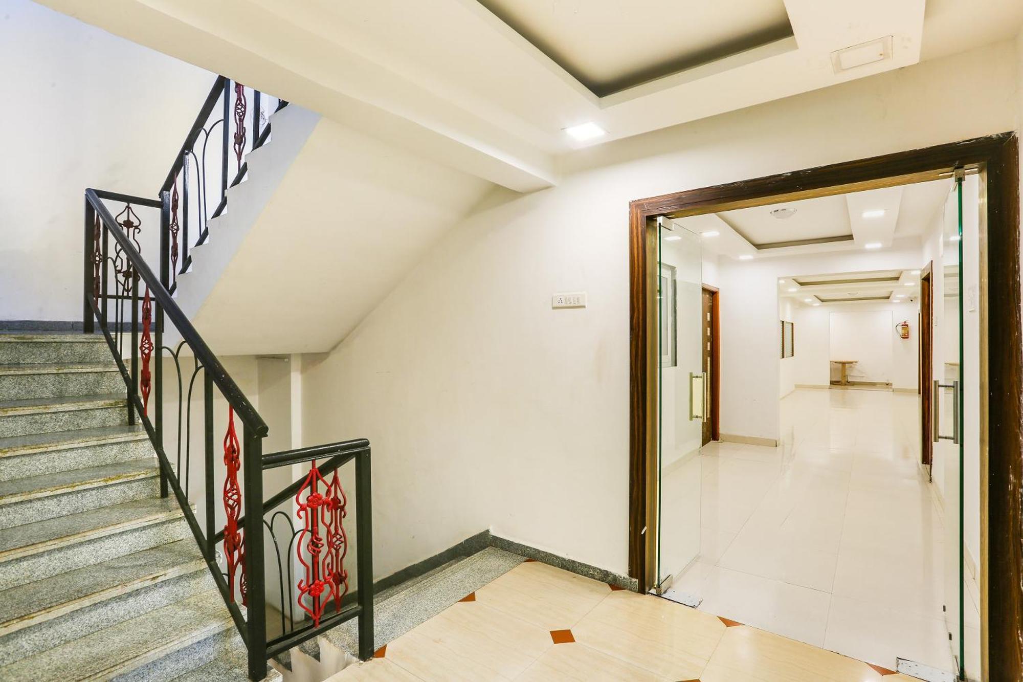 Capital O Arsh Executive Inn 孟买 外观 照片