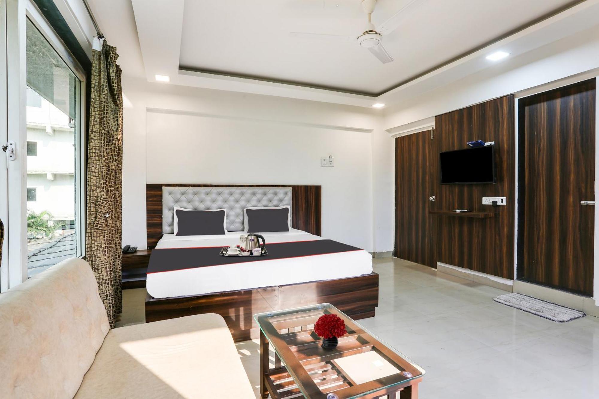Capital O Arsh Executive Inn 孟买 外观 照片