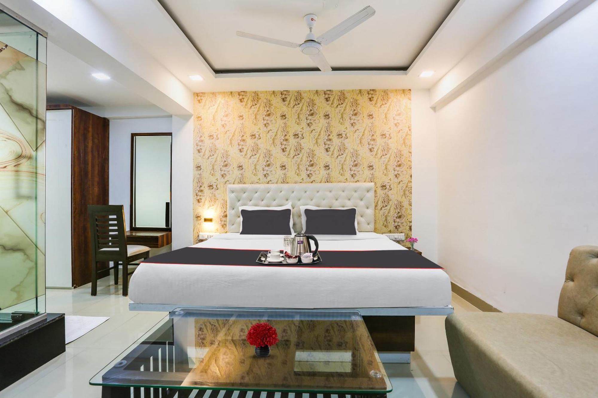 Capital O Arsh Executive Inn 孟买 外观 照片