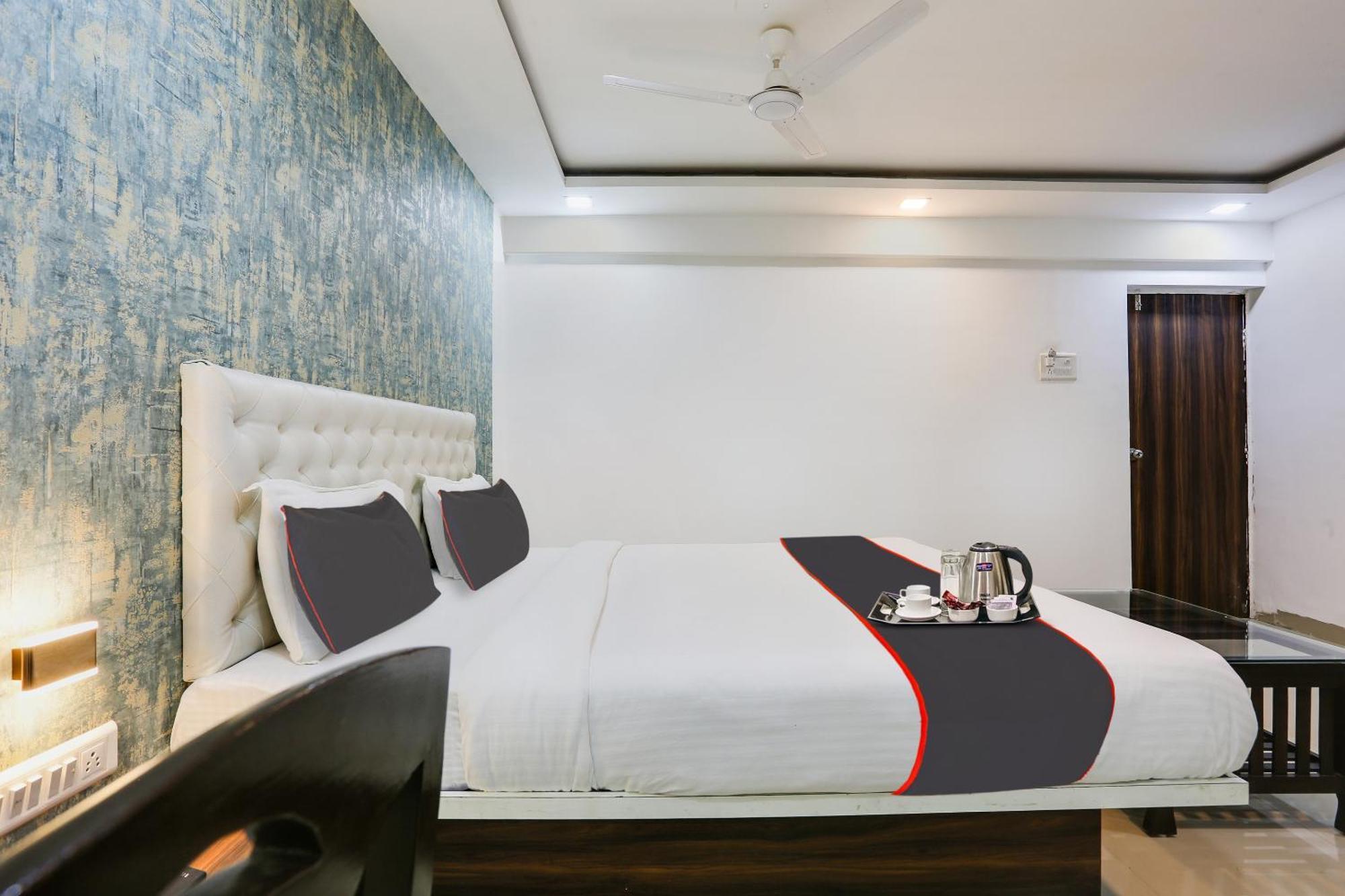 Capital O Arsh Executive Inn 孟买 外观 照片