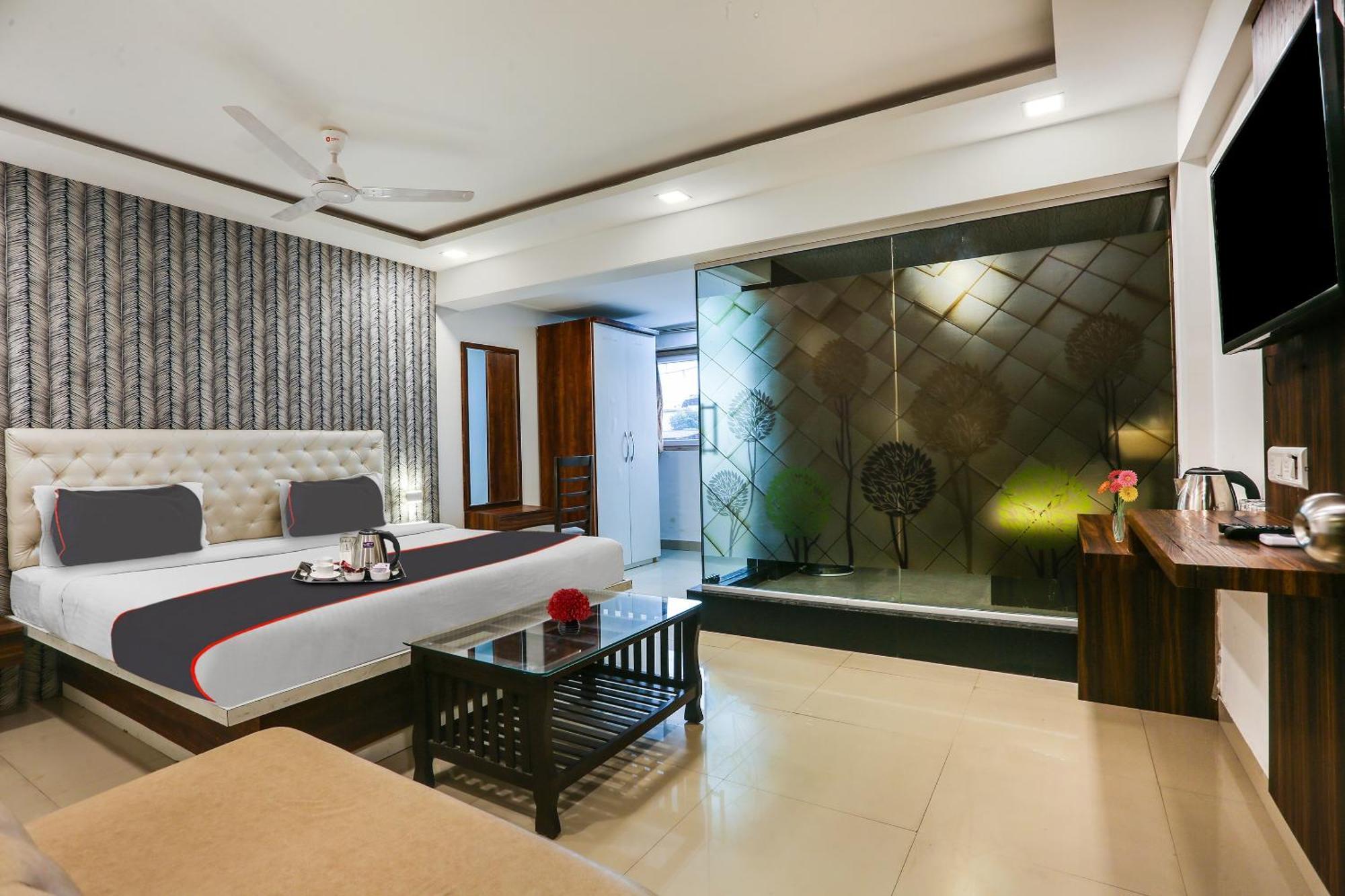Capital O Arsh Executive Inn 孟买 外观 照片